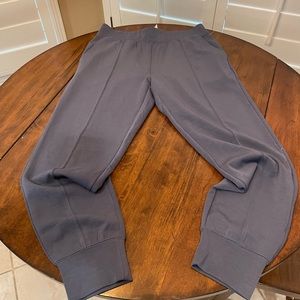 Cable & Guage Woman’s Size Small Blue Jogger